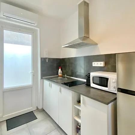 Le Sully, Confort En Centre & Climatise Lägenhet